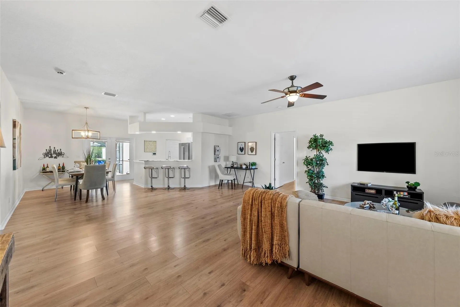 350 47th Avenue N St Petersburg FL 33703