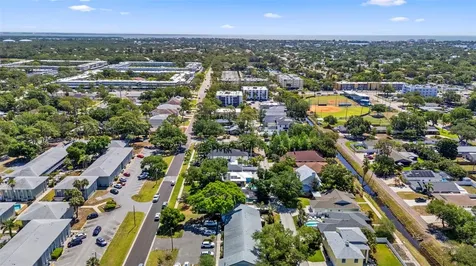 350 47th Avenue N St Petersburg FL 33703