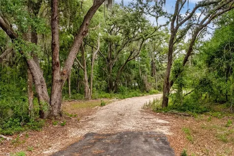 Bay Street Leesburg FL 34788