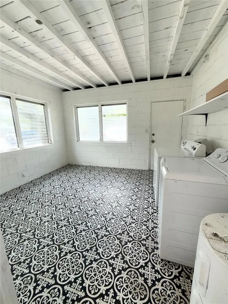 1016 Alba Drive Orlando FL 32804