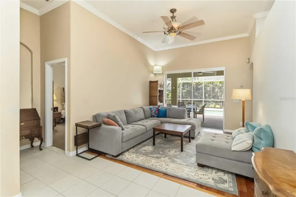 6110 Whimbrelwood Drive Lithia FL 33547