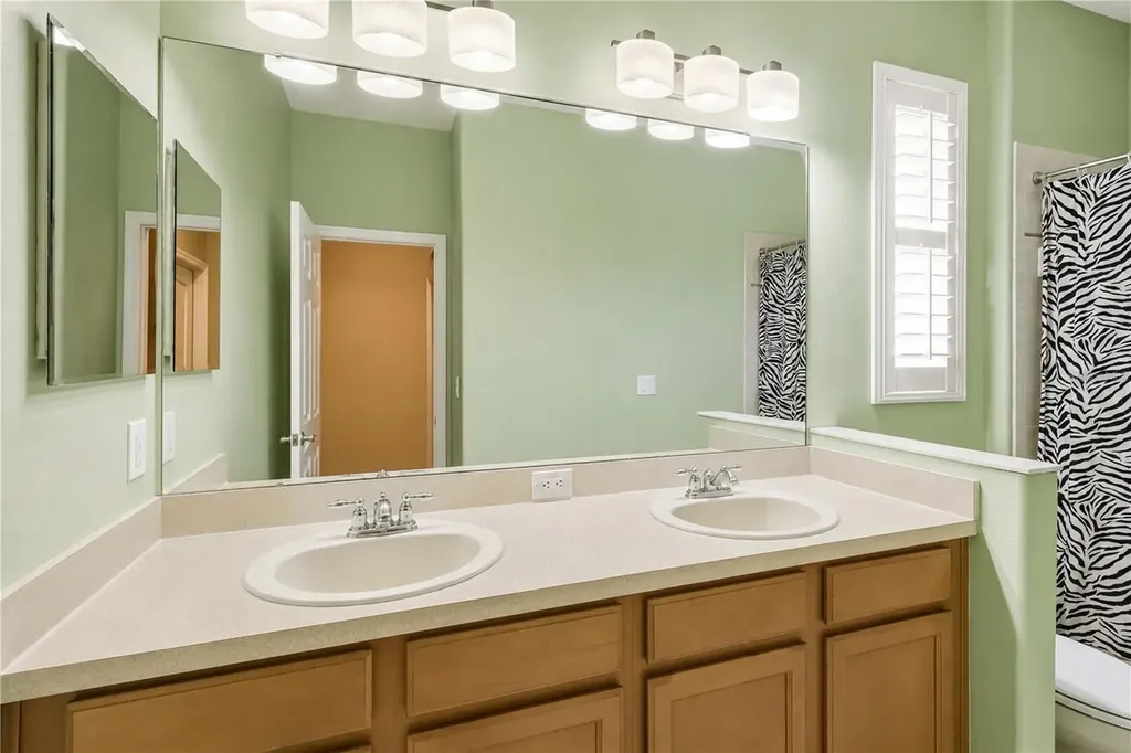 6110 Whimbrelwood Drive Lithia FL 33547