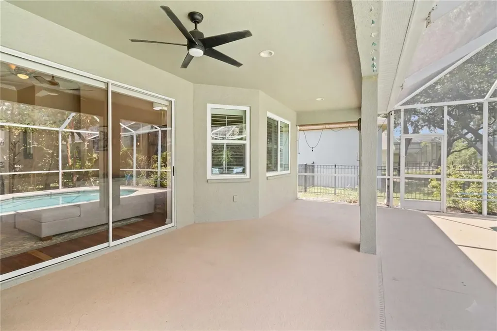 6110 Whimbrelwood Drive Lithia FL 33547