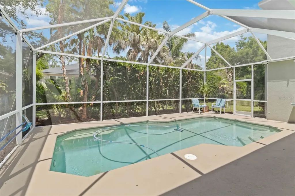 6110 Whimbrelwood Drive Lithia FL 33547