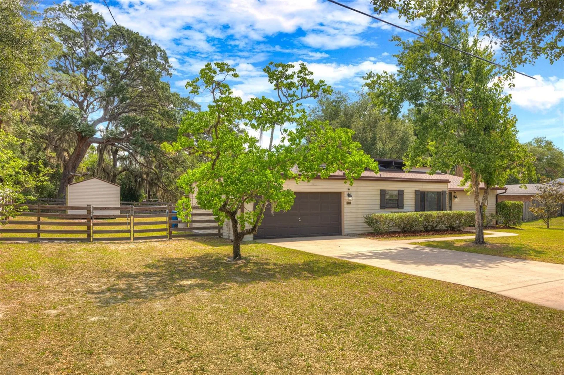 202 Sandspur Lane Deland FL 32724