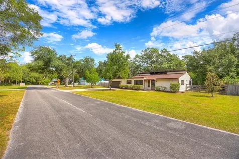 202 Sandspur Lane Deland FL 32724