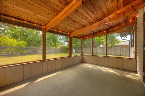 202 Sandspur Lane Deland FL 32724