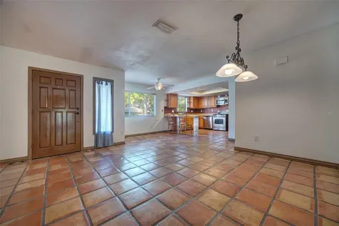 202 Sandspur Lane Deland FL 32724