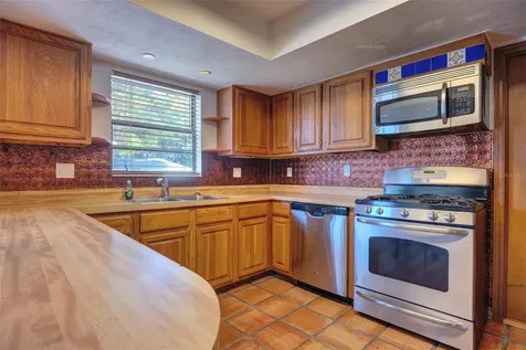 202 Sandspur Lane Deland FL 32724