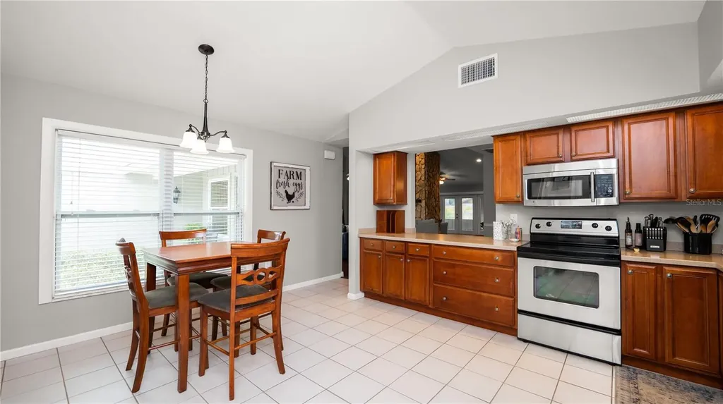5525 Club Hill E Lakeland FL 33813