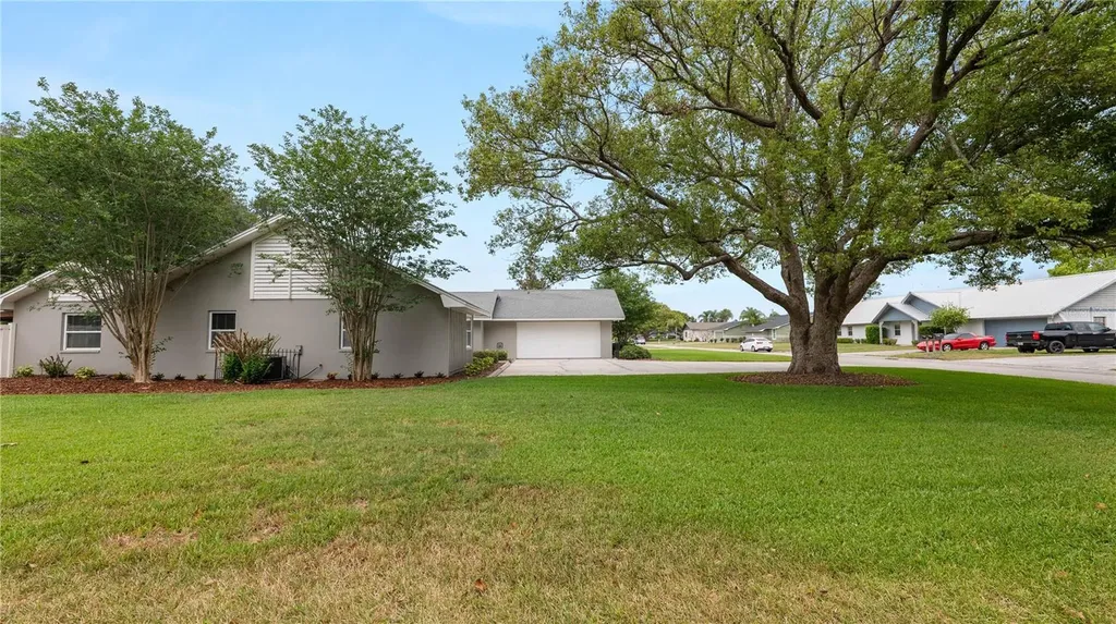 5525 Club Hill E Lakeland FL 33813