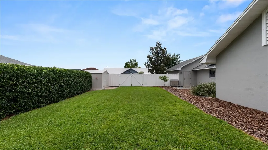 5525 Club Hill E Lakeland FL 33813