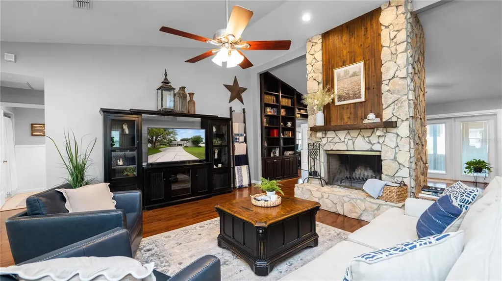 5525 Club Hill E Lakeland FL 33813