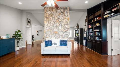 5525 Club Hill E Lakeland FL 33813
