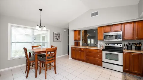 5525 Club Hill E Lakeland FL 33813