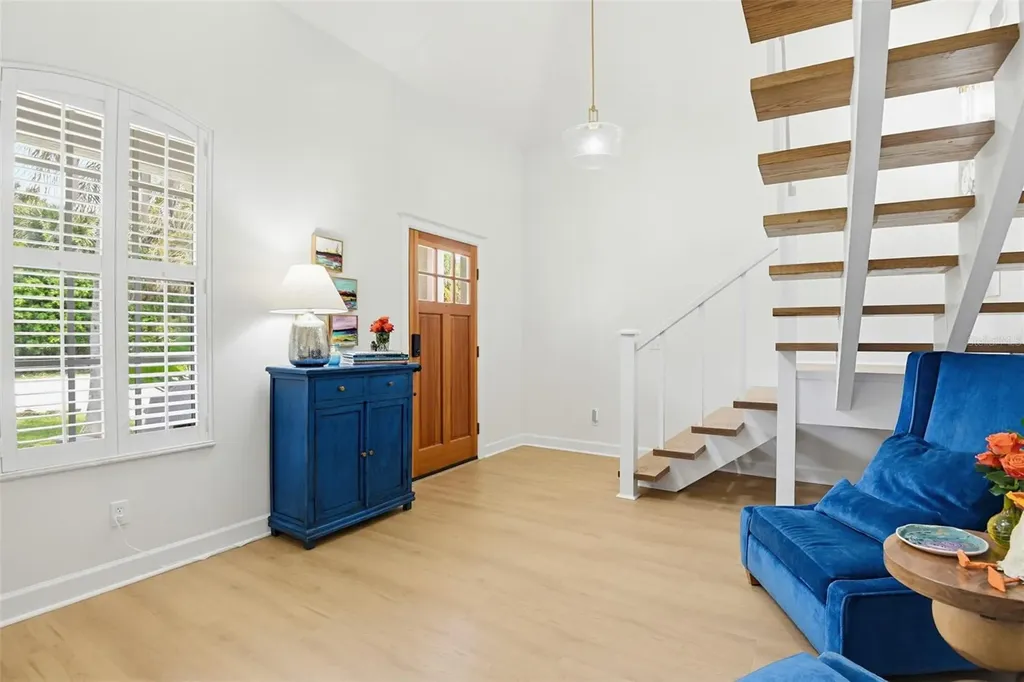 915 Maple Street New Smyrna Beach FL 32169