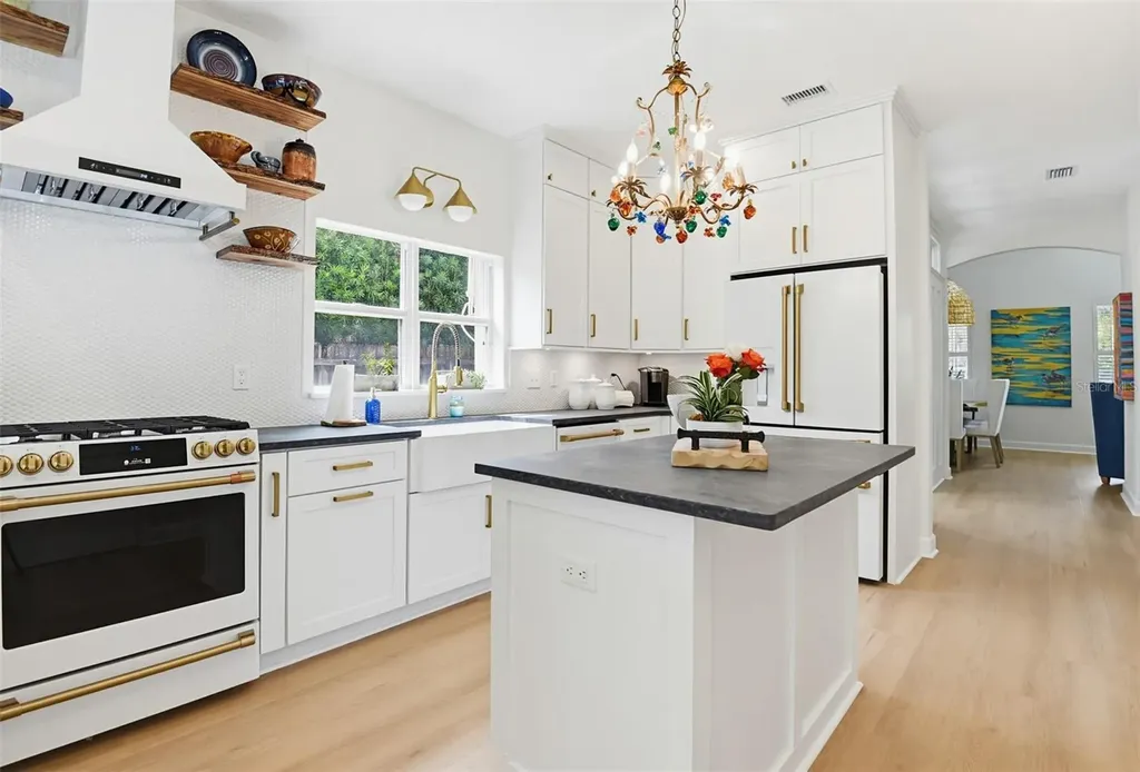 915 Maple Street New Smyrna Beach FL 32169