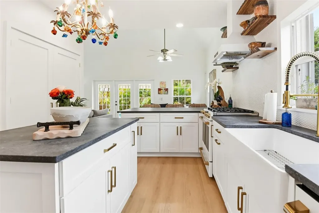 915 Maple Street New Smyrna Beach FL 32169