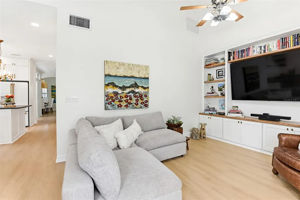 915 Maple Street New Smyrna Beach FL 32169