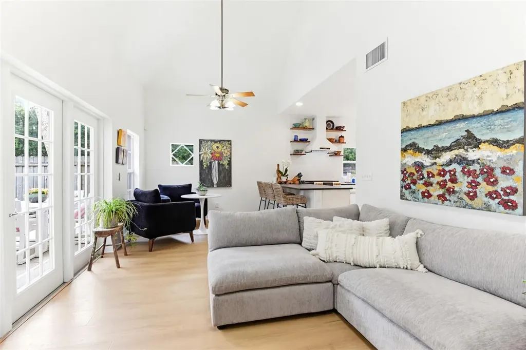 915 Maple Street New Smyrna Beach FL 32169