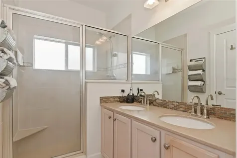 915 Maple Street New Smyrna Beach FL 32169