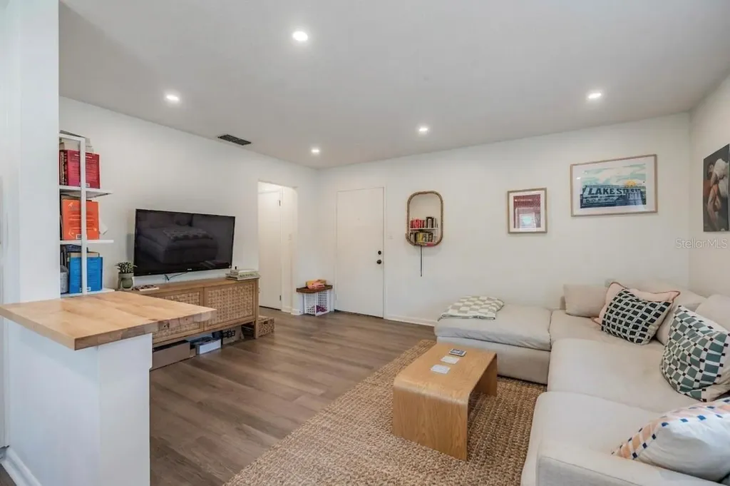 2109 W De Leon Street Tampa FL 33606