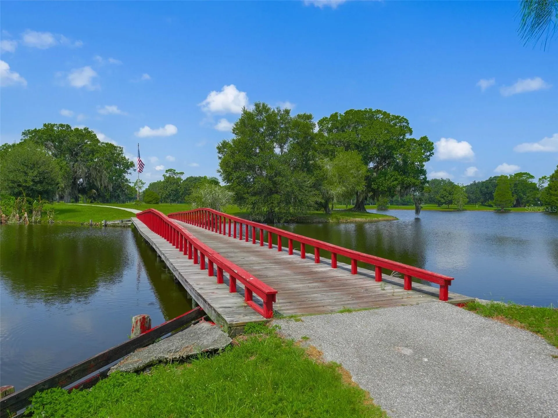 320 Alba Drive Indian Lake Estates FL 33855