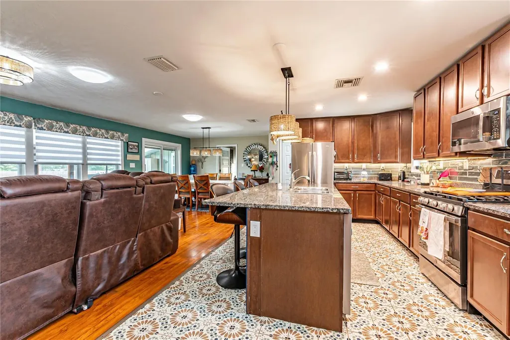 5233 Hill Drive Zephyrhills FL 33542
