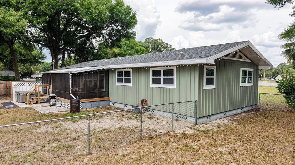 5233 Hill Drive Zephyrhills FL 33542
