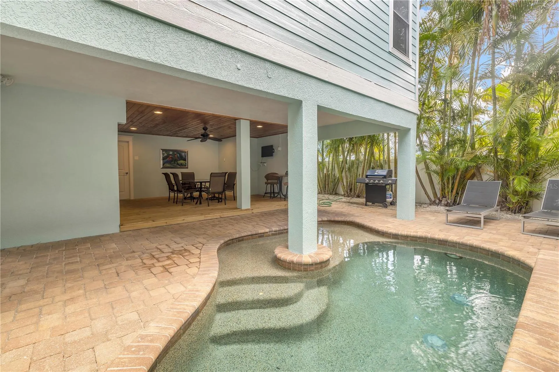 105 4th Street S Bradenton Beach FL 34217