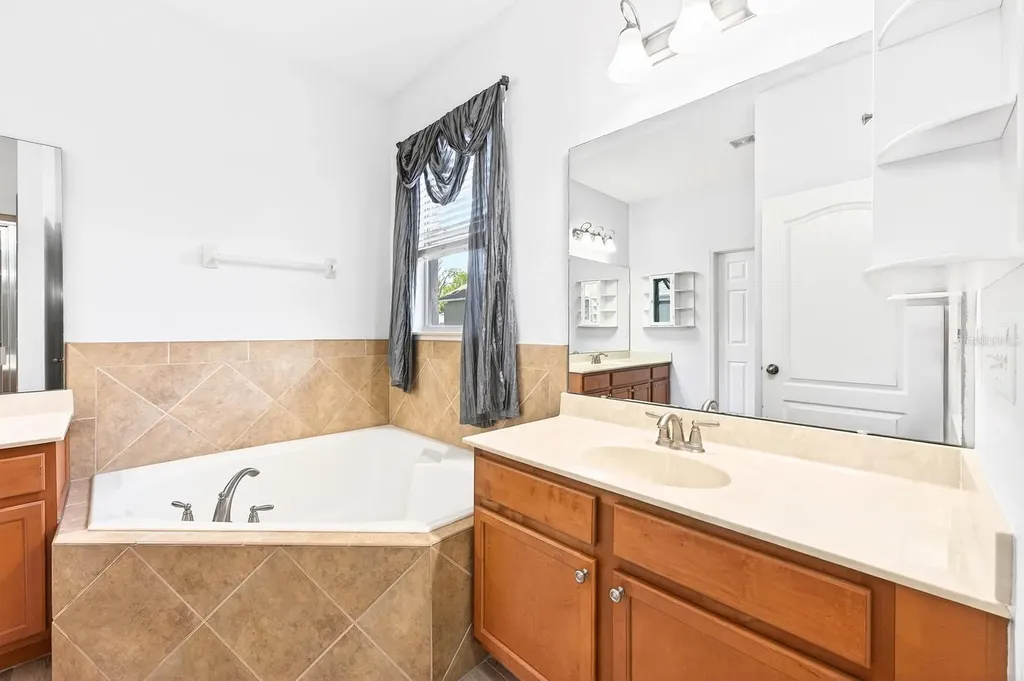 2407 Parkside Meadow Drive Apopka FL 32712