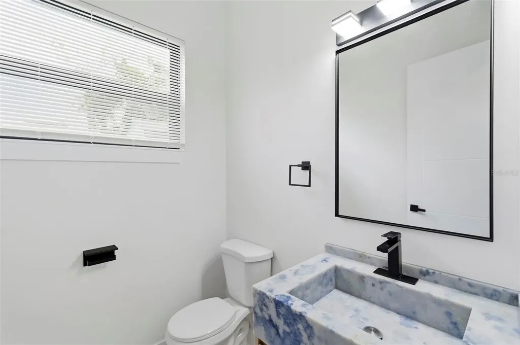 1090 Main Street Safety Harbor FL 34695