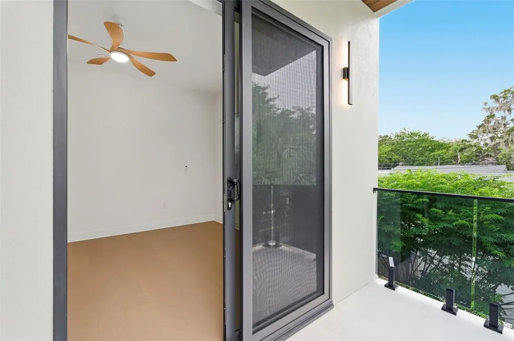 1090 Main Street Safety Harbor FL 34695