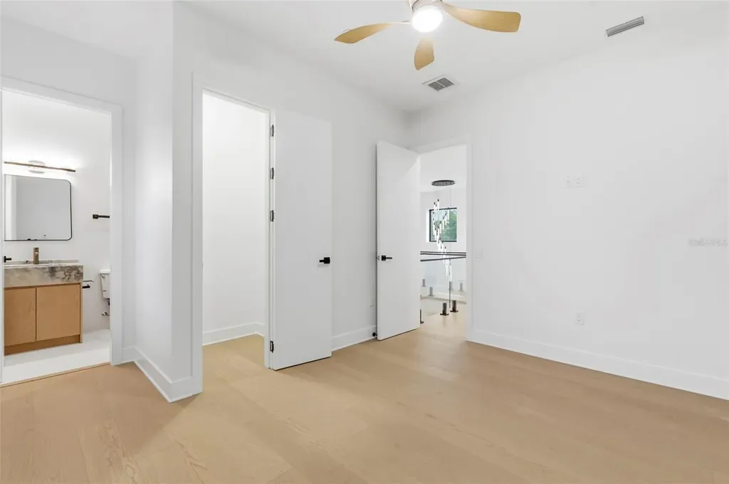 1090 Main Street Safety Harbor FL 34695