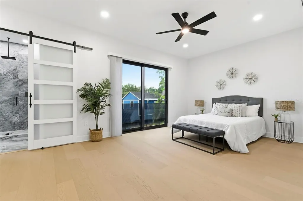 1090 Main Street Safety Harbor FL 34695