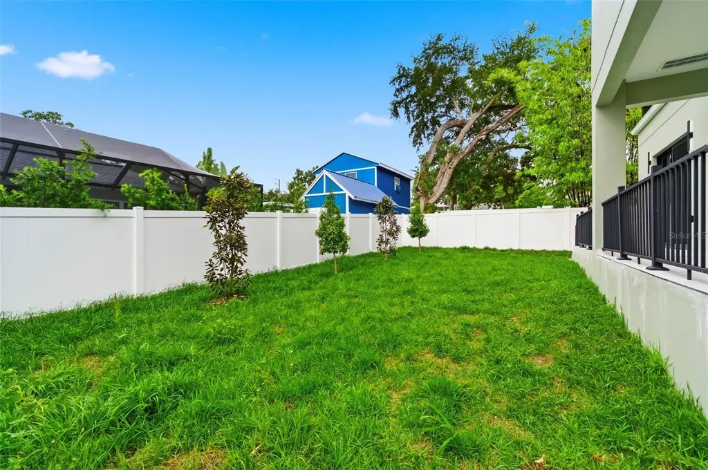1090 Main Street Safety Harbor FL 34695