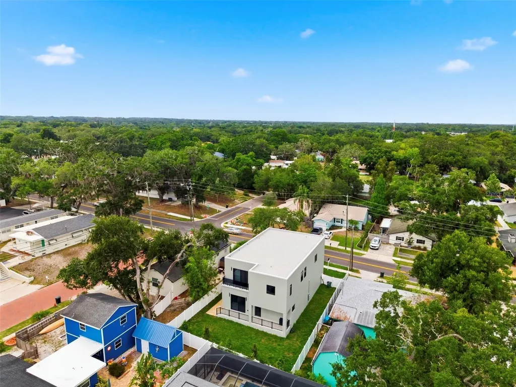 1090 Main Street Safety Harbor FL 34695