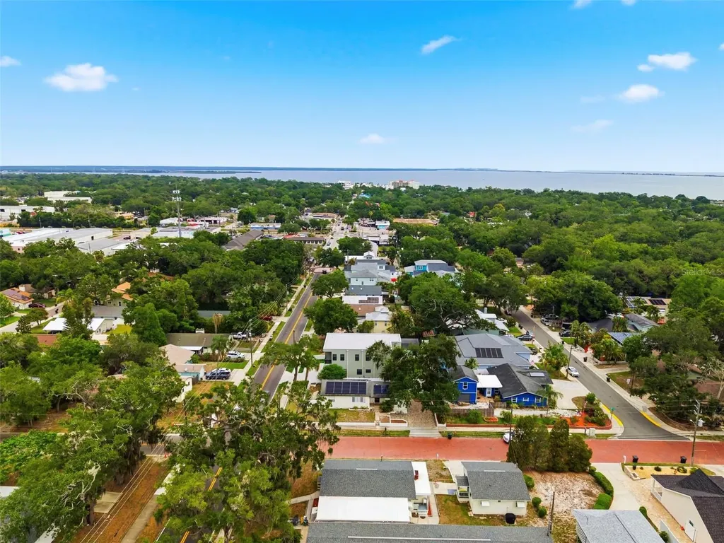 1090 Main Street Safety Harbor FL 34695