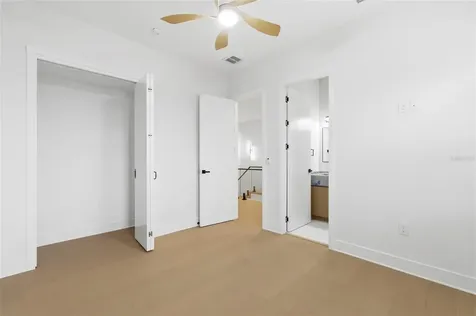 1090 Main Street Safety Harbor FL 34695