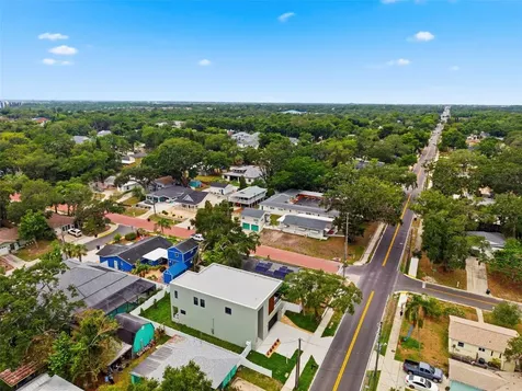 1090 Main Street Safety Harbor FL 34695