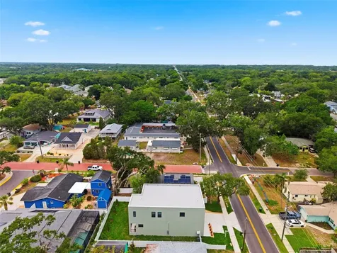 1090 Main Street Safety Harbor FL 34695