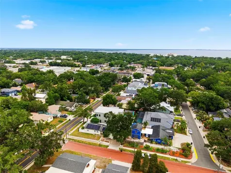 1090 Main Street Safety Harbor FL 34695