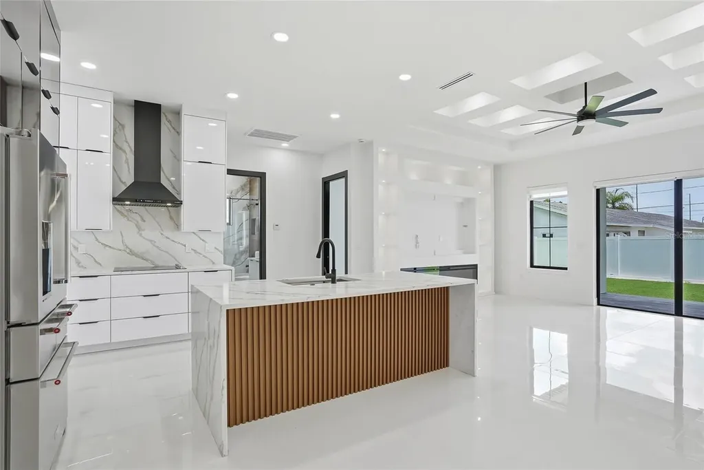 7013 N Clearview Avenue Tampa FL 33614