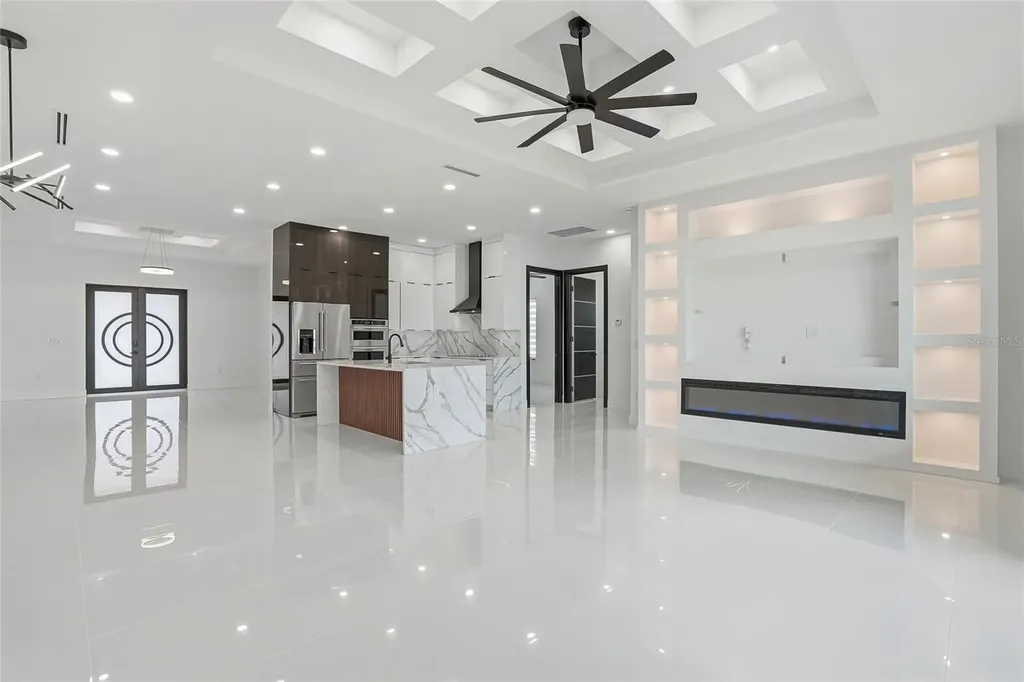7013 N Clearview Avenue Tampa FL 33614