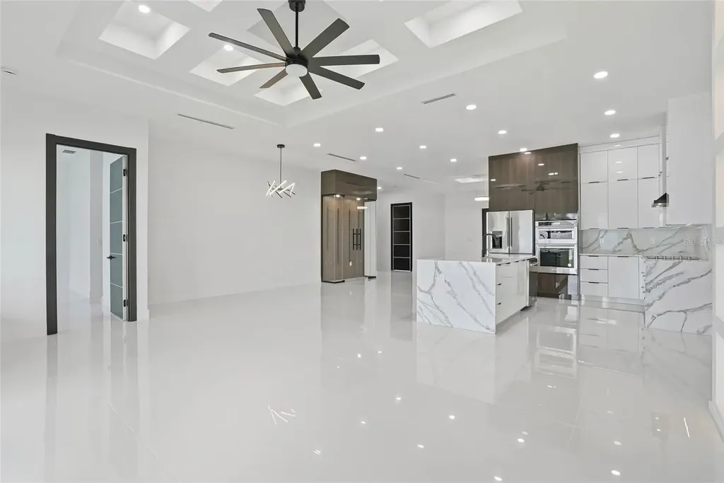 7013 N Clearview Avenue Tampa FL 33614