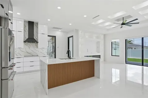 7013 N Clearview Avenue Tampa FL 33614
