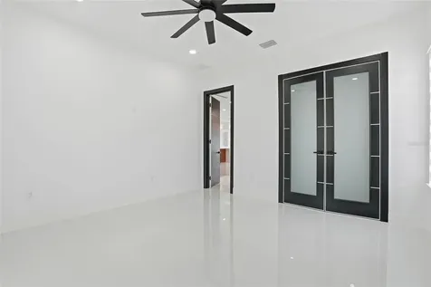 7013 N Clearview Avenue Tampa FL 33614