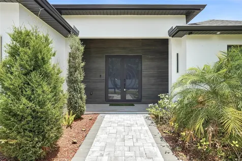 7013 N Clearview Avenue Tampa FL 33614
