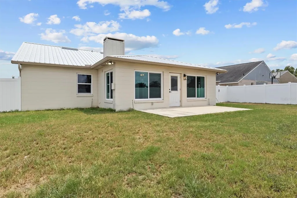8 Saint Kitts Circle Winter Haven FL 33884
