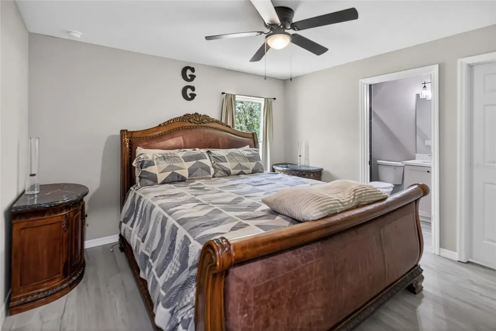 12 Guava Terrace Radial Ocklawaha FL 32179